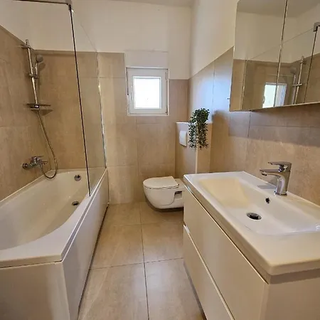 Whitehill House Apartmán