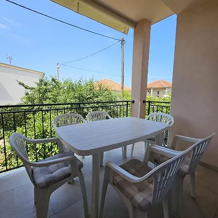 Apartment Whitehill House